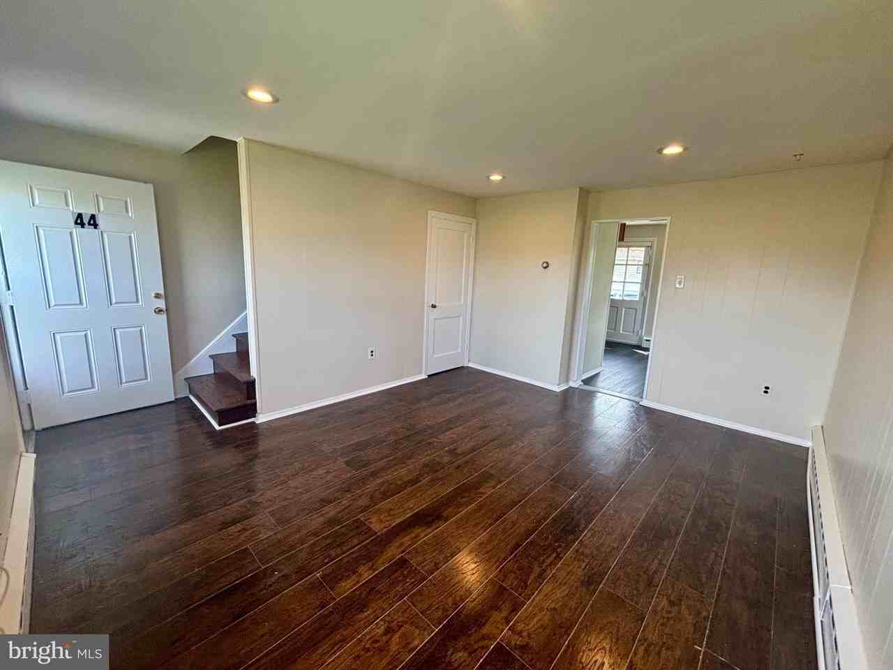 44 W 3rd St - Photo 3 of 11