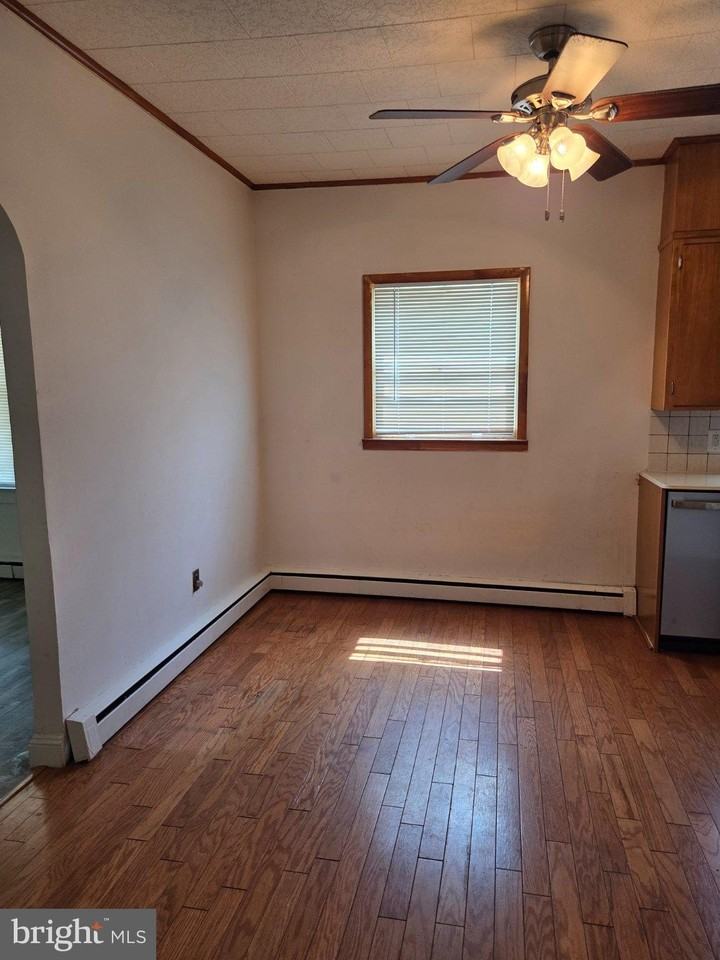 314 Victoria St - Photo 7 of 23