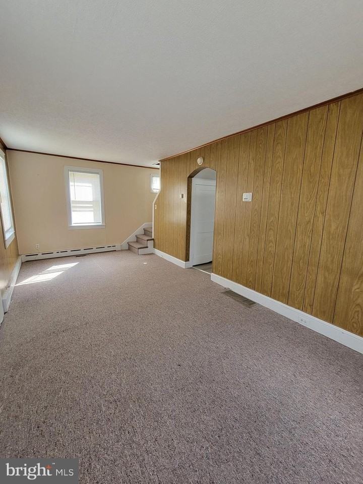 237 S Franklin St - Photo 3 of 15