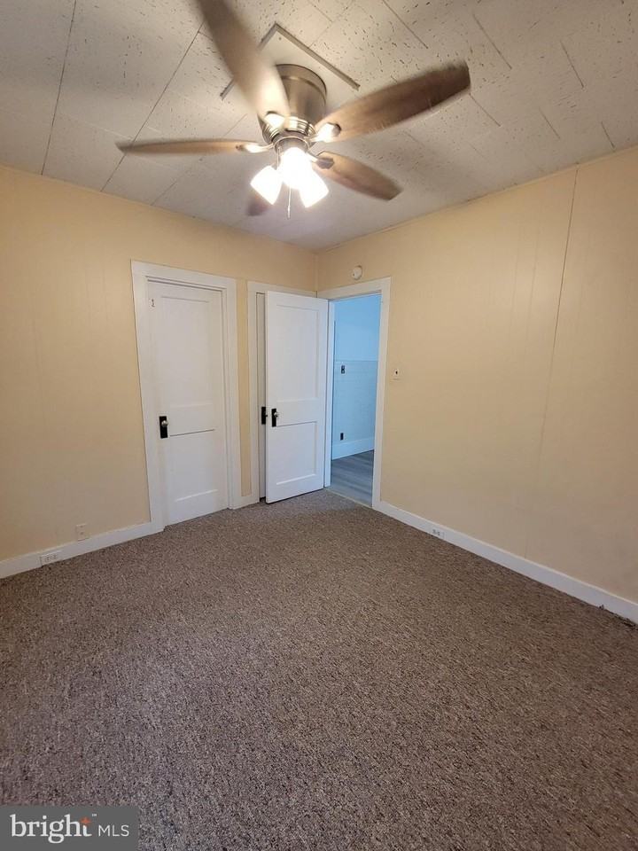 237 S Franklin St - Photo 6 of 15