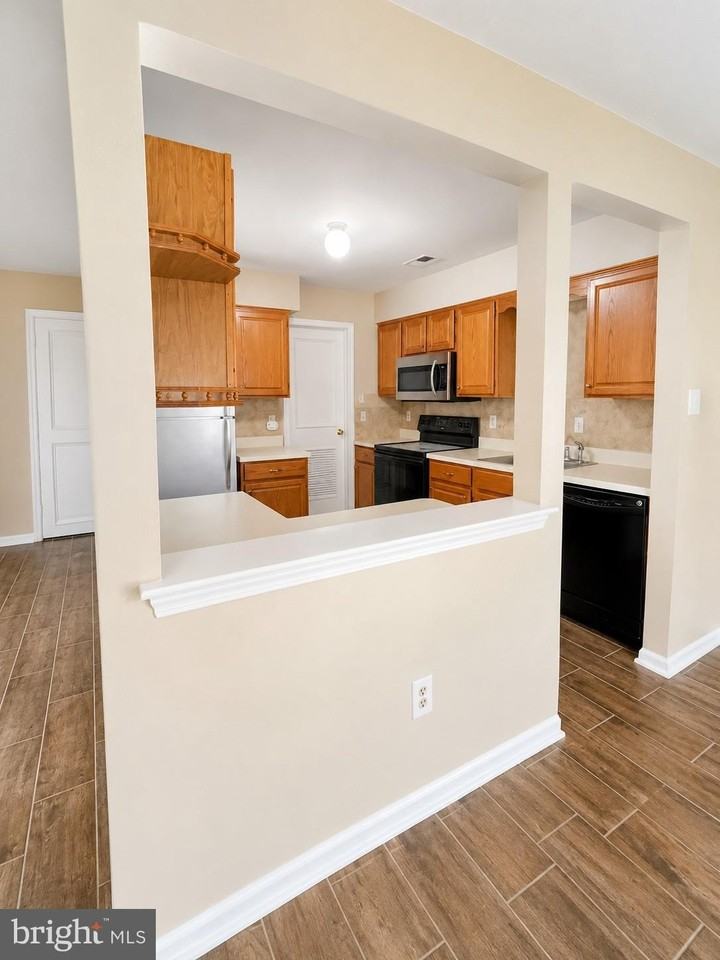 612 Mews Dr - Photo 4 of 19
