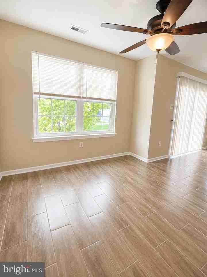 612 Mews Dr - Photo 6 of 19