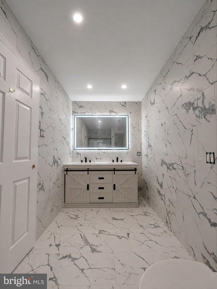 810 Diamond Dr #810 - Photo 4 of 12
