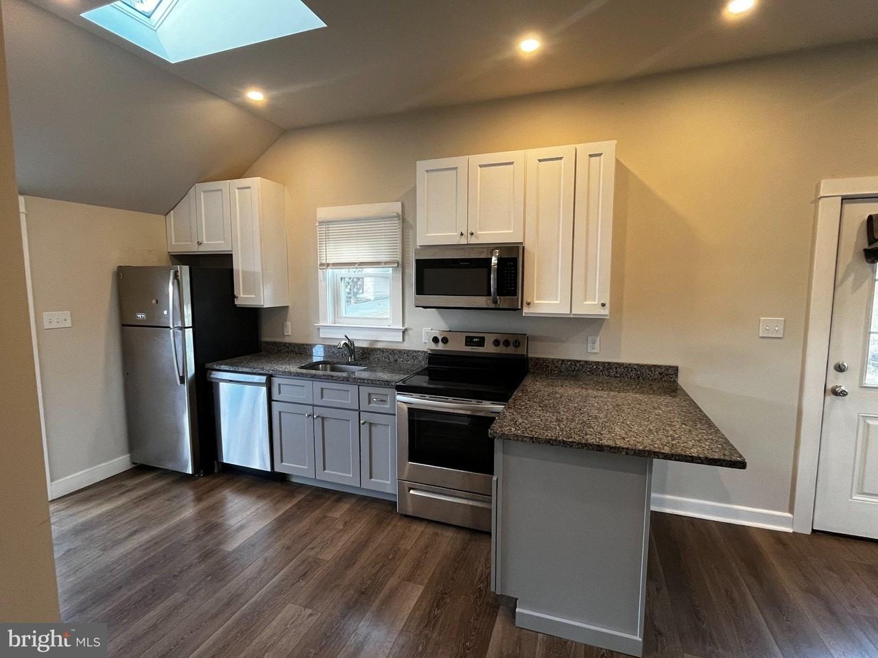 3718 Norwood Ave - Photo 2 of 16