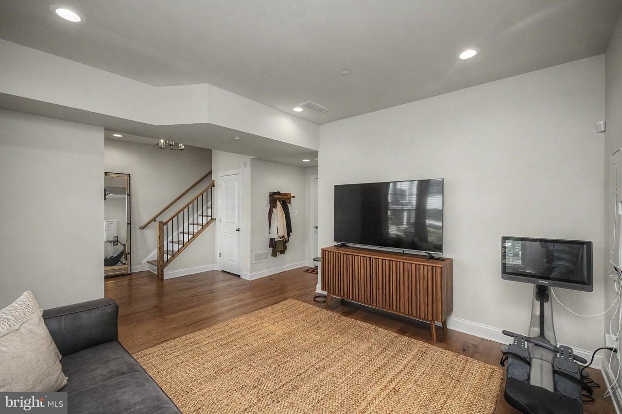 300 Squire Dr - Photo 5 of 43