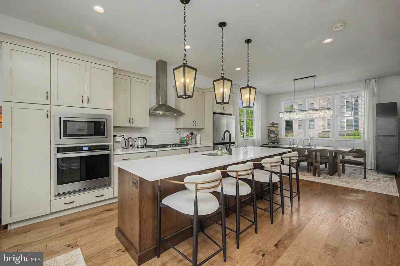 300 Squire Dr - Photo 7 of 43