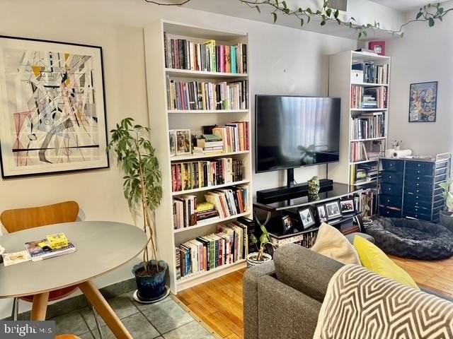 2620 Poplar St #2 - Photo 2 of 21