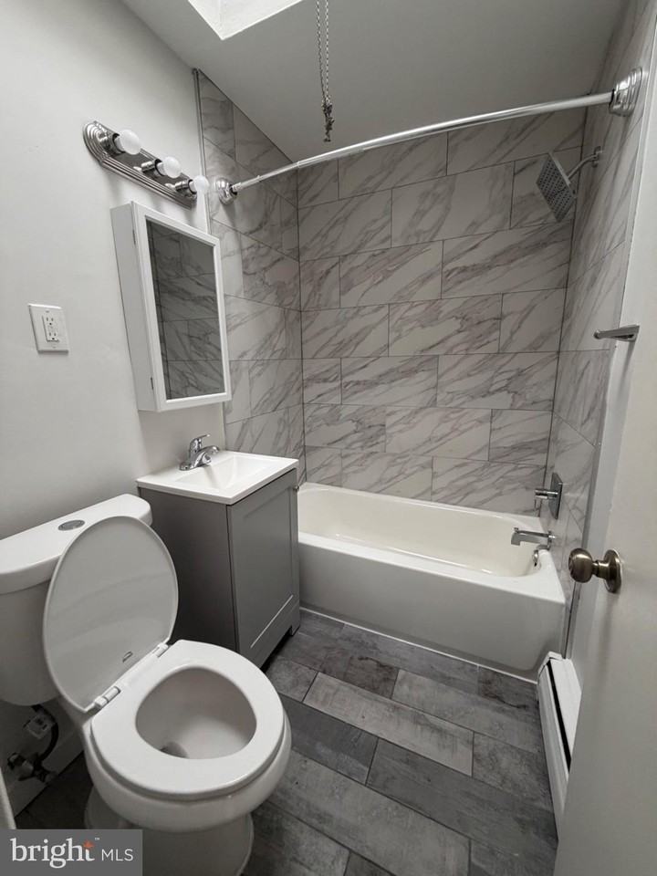 6020 N Warnock St #C - Photo 2 of 7