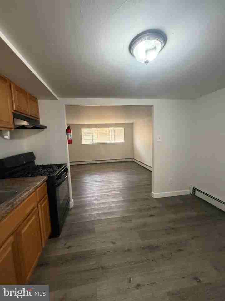 6016 N Warnock St #E - Photo 2 of 10