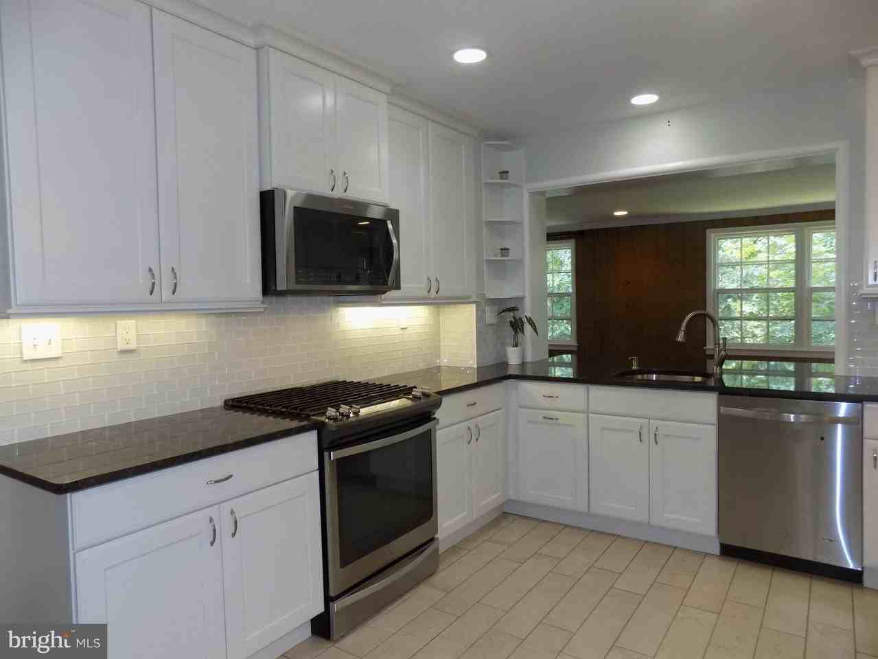 138 S Abingdon St - Photo 7 of 35