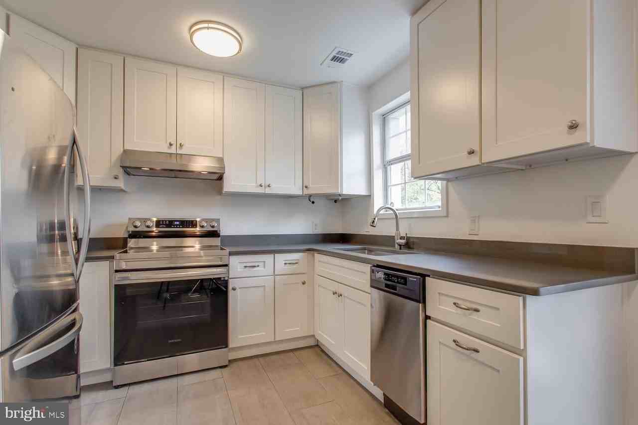 2707 S Walter Reed Dr #B - Photo 3 of 20