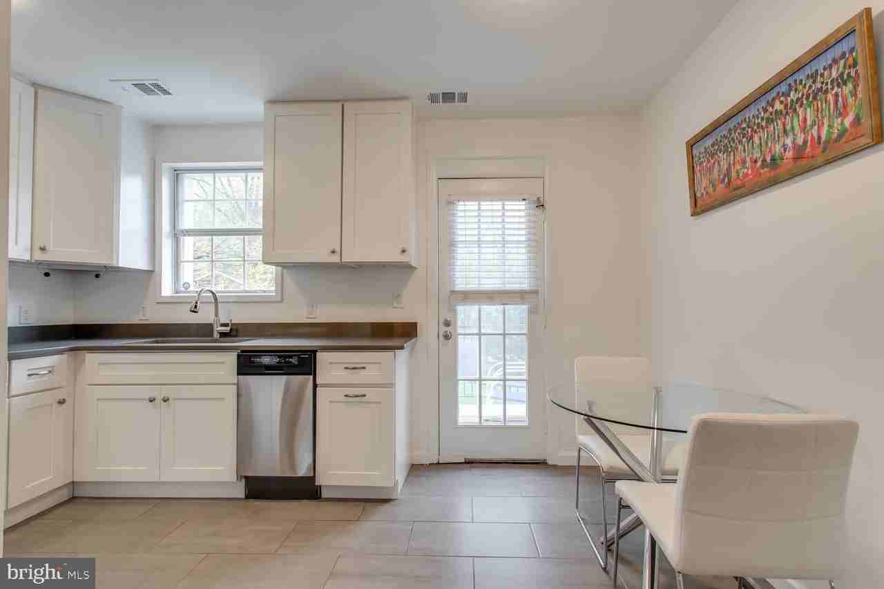 2707 S Walter Reed Dr #B - Photo 4 of 20