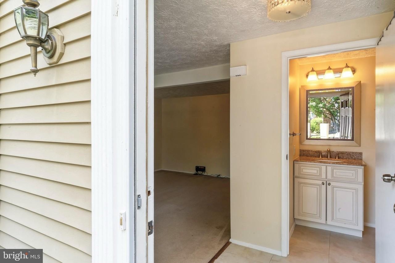 7973 Tyson Oaks Cir - Photo 5 of 50