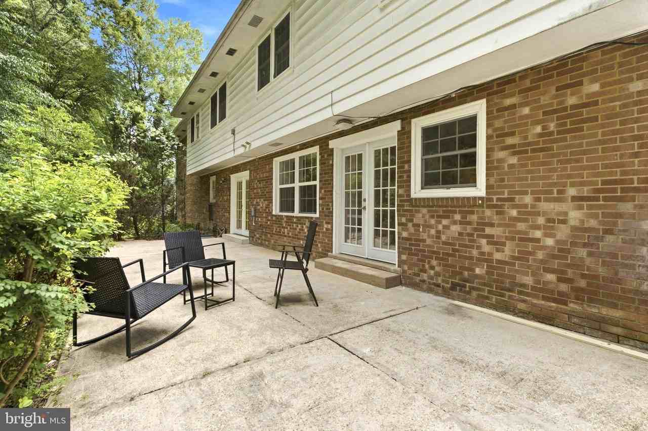 4915 Powell Rd - Photo 7 of 24