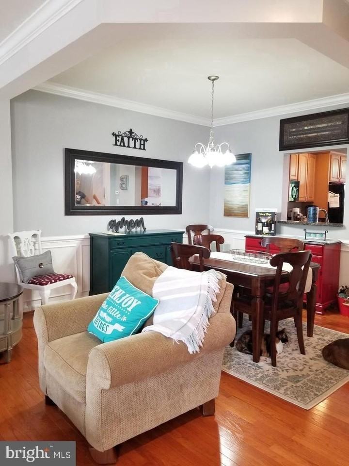 8234 Gunston Commons Way - Photo 7 of 21