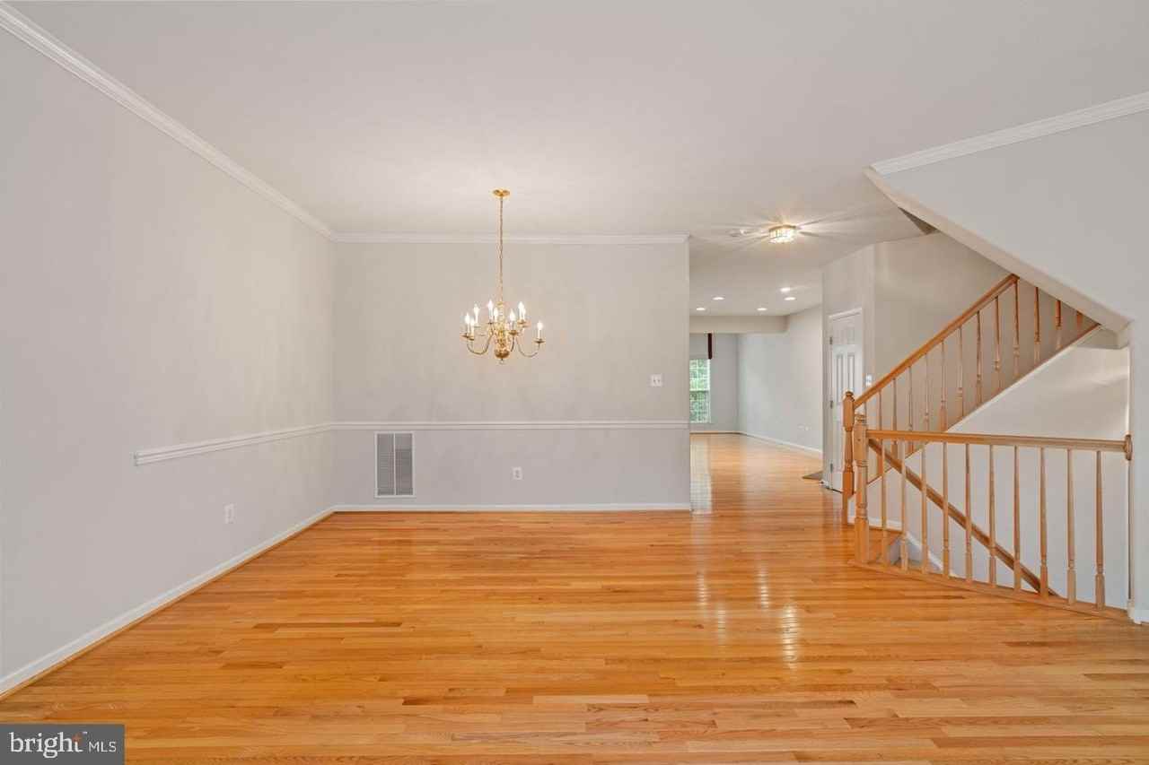 13280 Maple Creek Ln - Photo 7 of 50