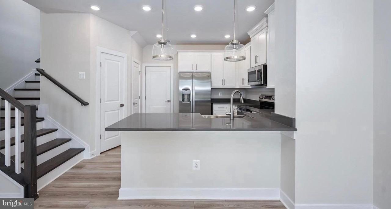 20189 Northpark Dr - Photo 3 of 13
