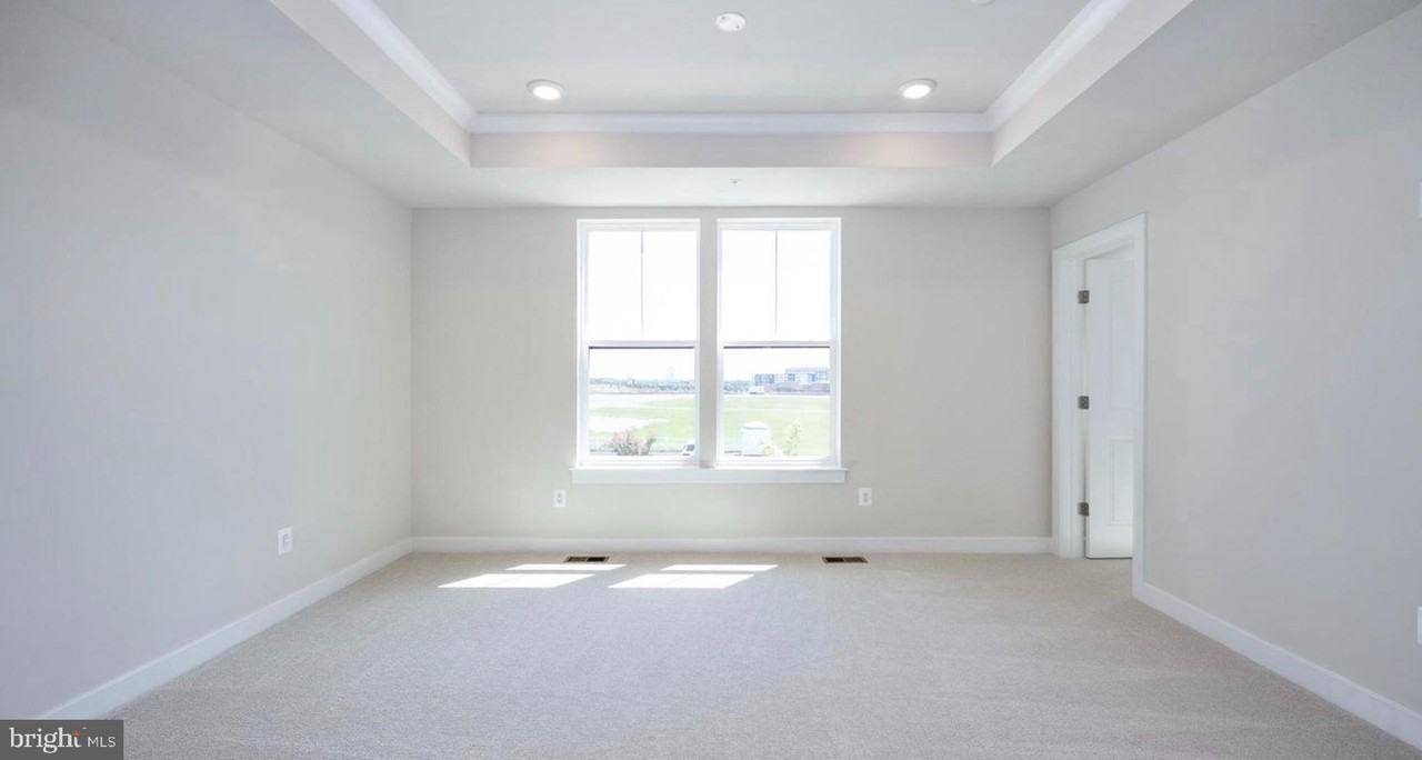 20189 Northpark Dr - Photo 7 of 13