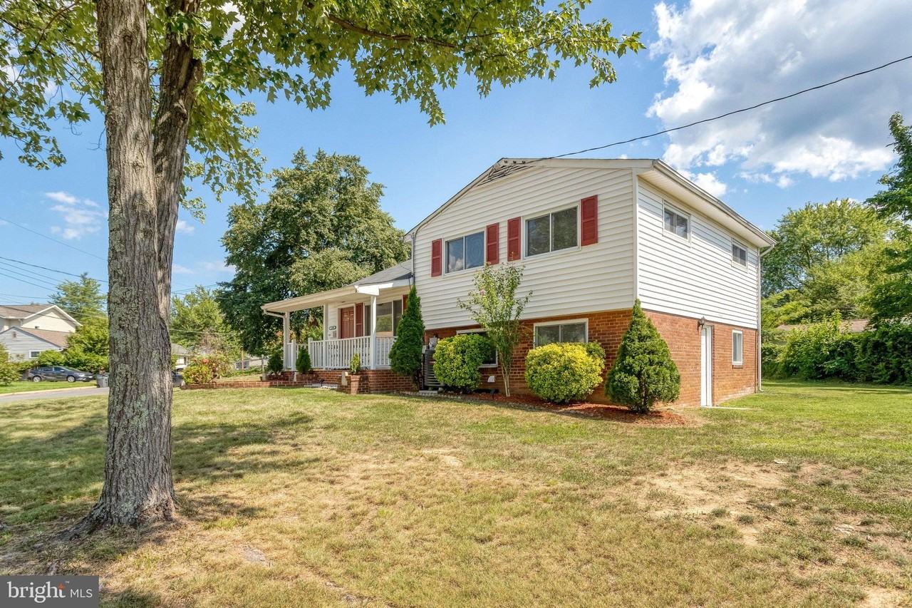 13208 Aldrin St - Photo 3 of 26