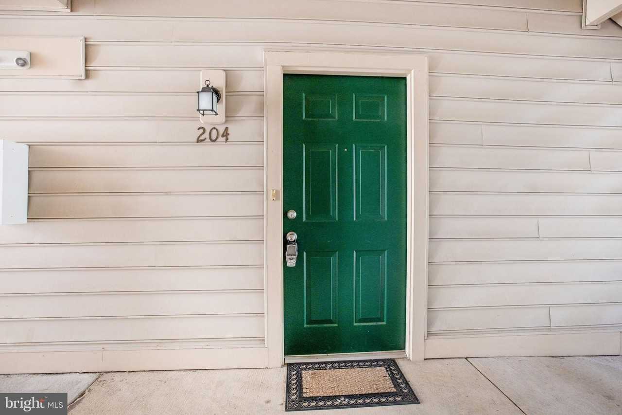 1049 Gardenview Loop #204 - Photo 4 of 33