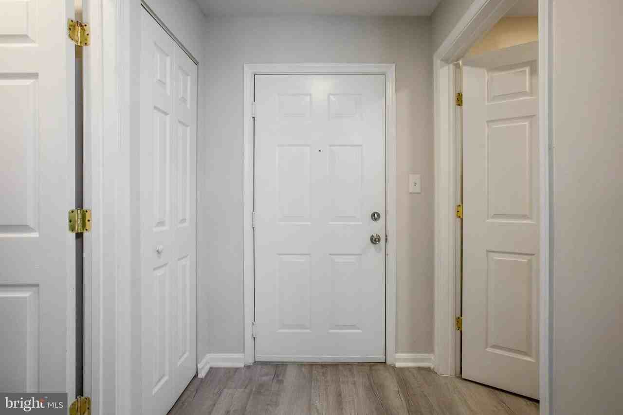 1049 Gardenview Loop #204 - Photo 5 of 33