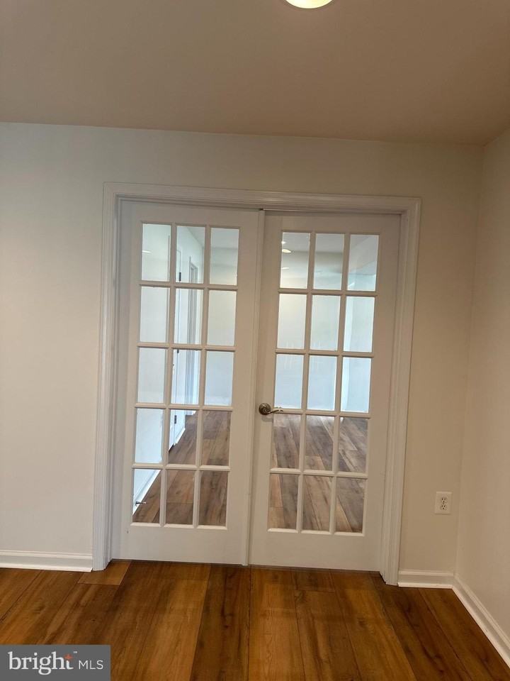 9610 Hazelbrook Ct - Photo 3 of 26