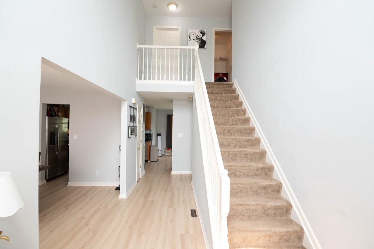510 Teal Rd N - Photo 5 of 50