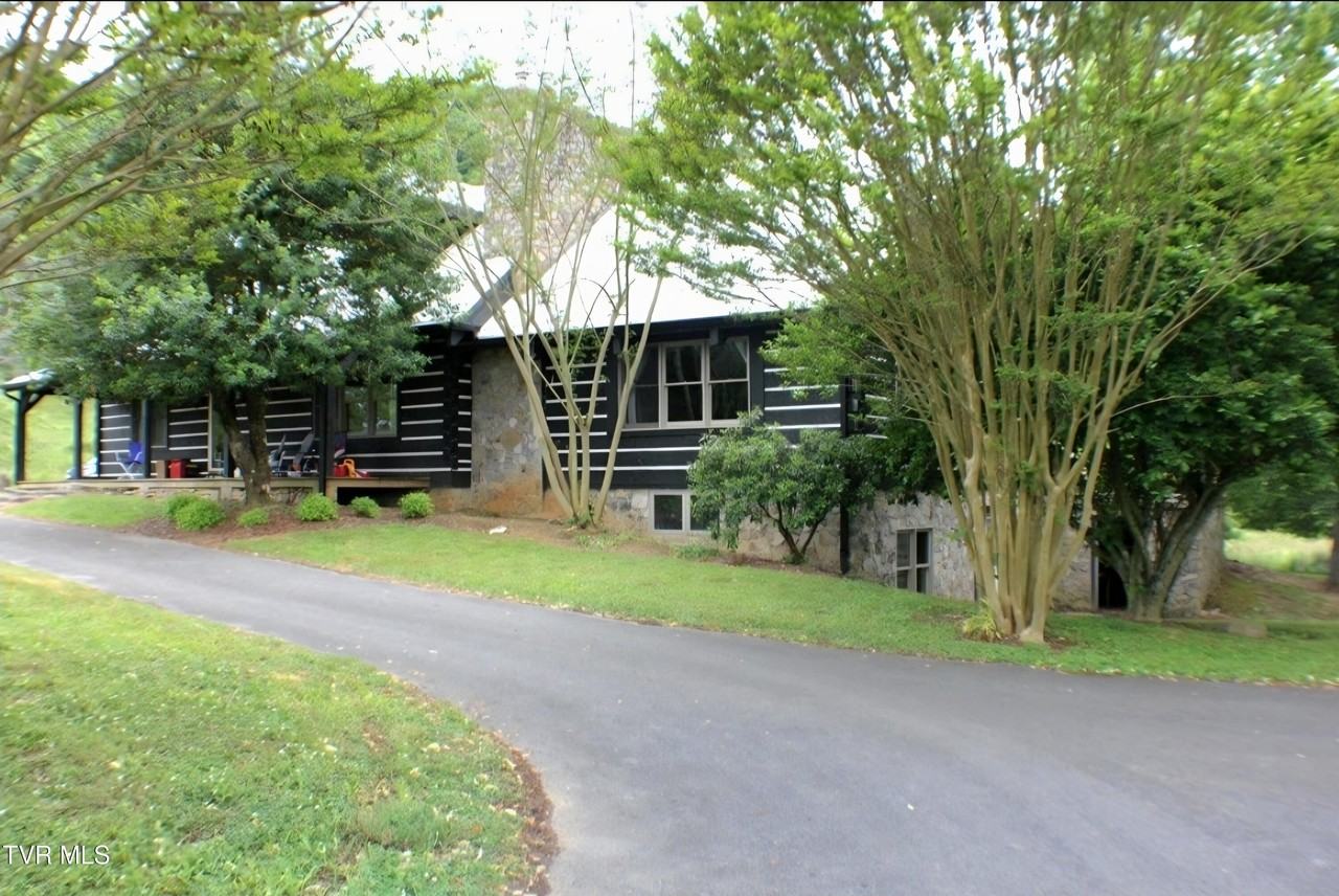 1524 Burem Rd - Photo 6 of 46