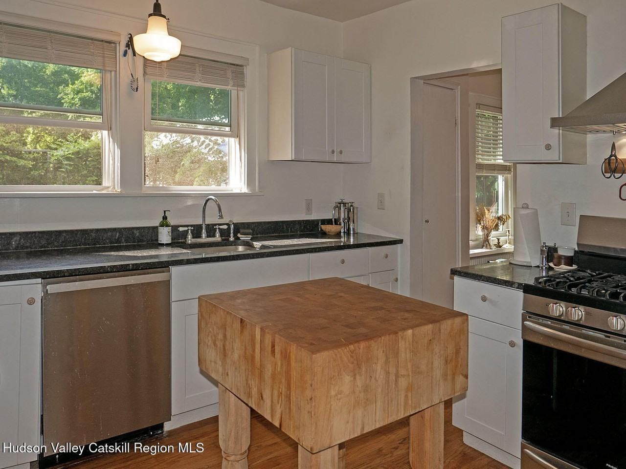 9 Old Ln - Photo 2 of 10