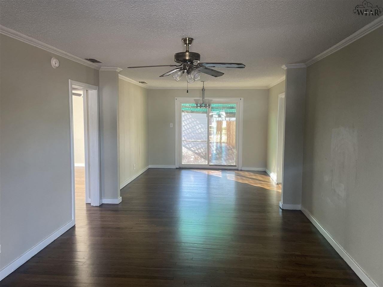 3310 Sherwood Ln - Photo 3 of 7