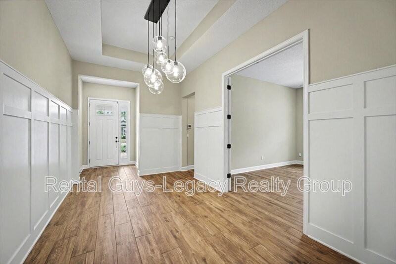 813 Crosswater Lake Dr - Photo 3 of 42