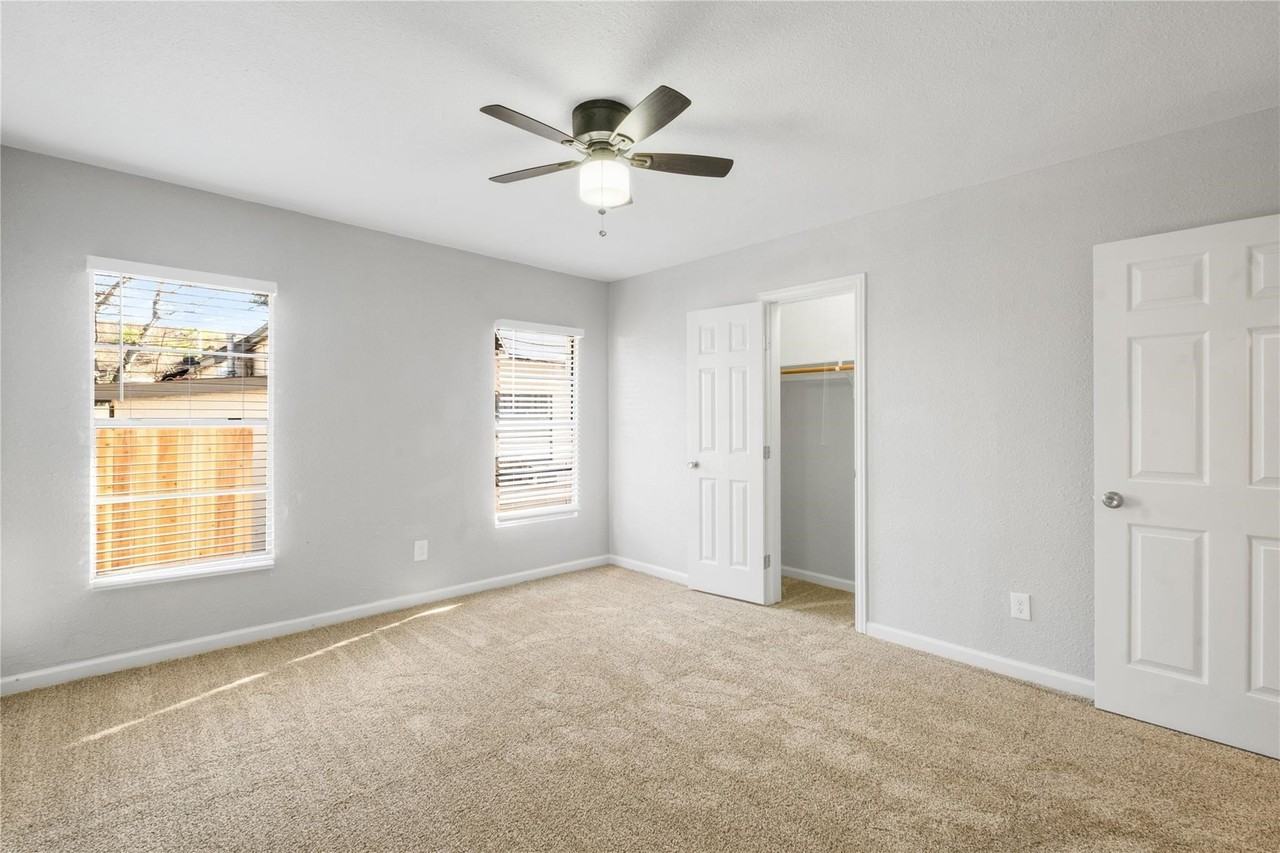1227 Wilbur St - Photo 4 of 5