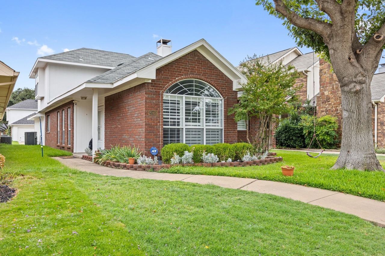 2016 Falcon Ridge Dr #B