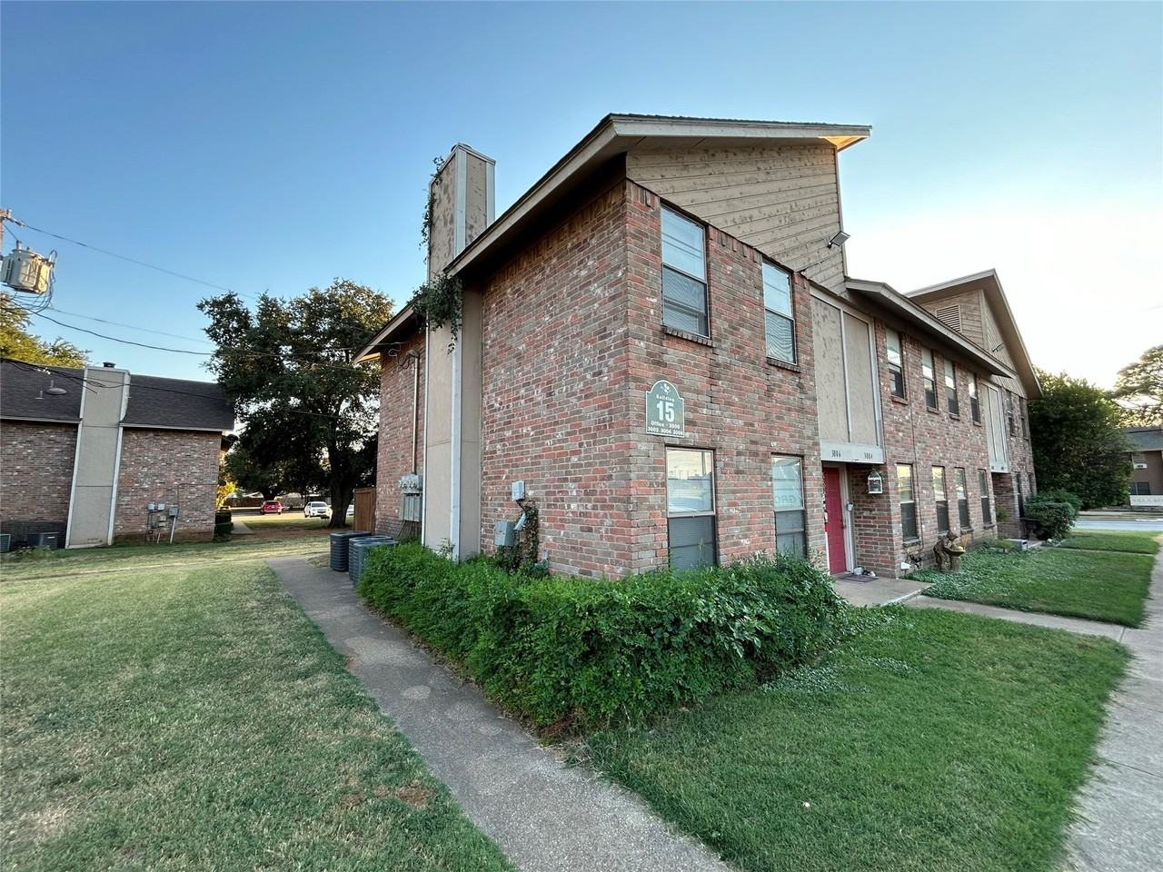3006 W Sycamore Cir