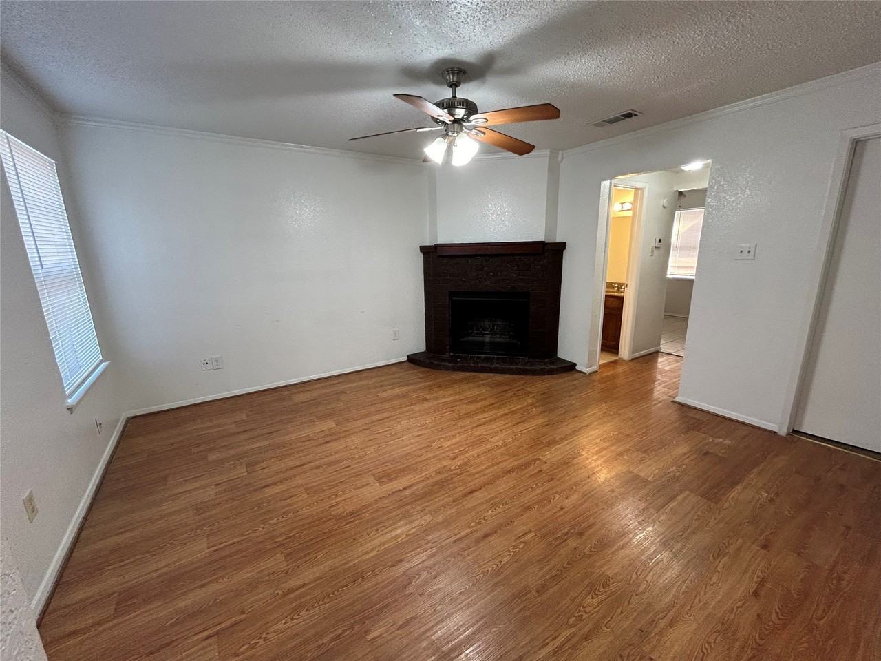 3006 W Sycamore Cir - Photo 2 of 16