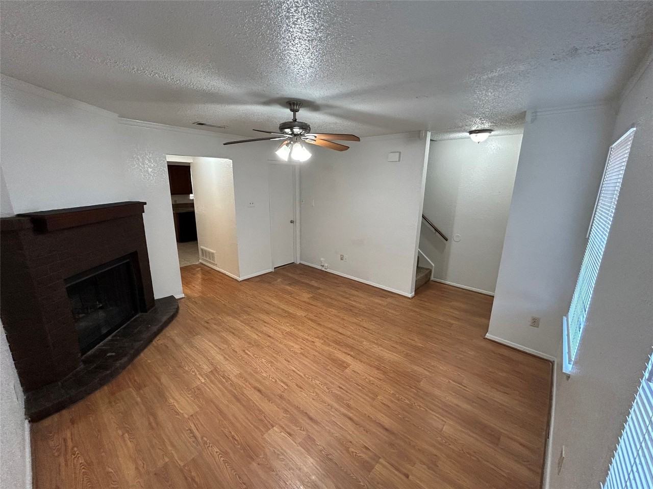 3006 W Sycamore Cir - Photo 3 of 16
