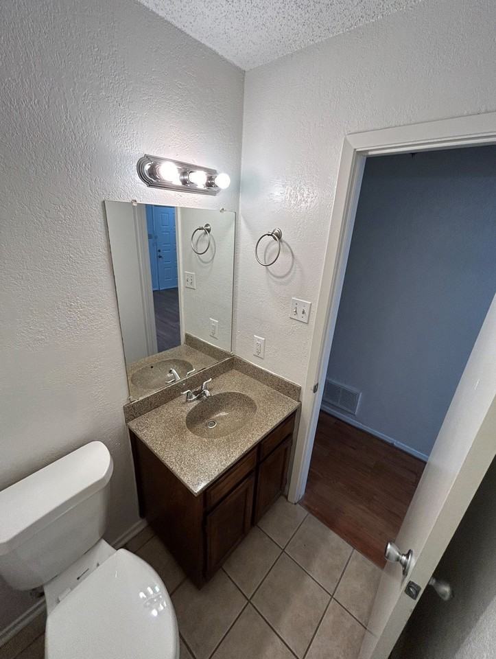 3006 W Sycamore Cir - Photo 7 of 16