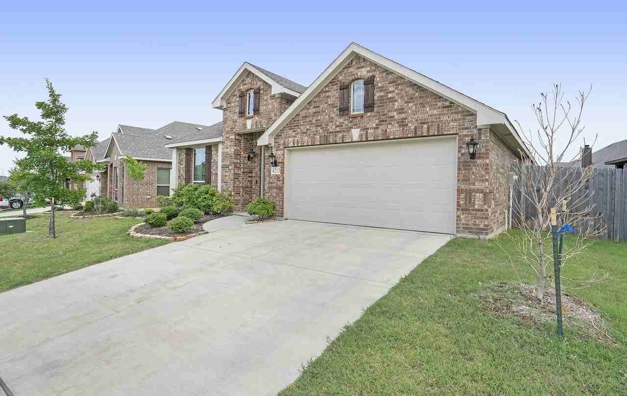 4213 Sweet Clover Ln - Photo 3 of 24