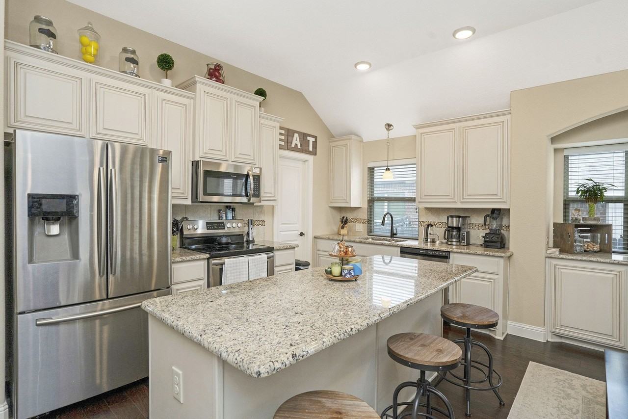 4213 Sweet Clover Ln - Photo 4 of 24