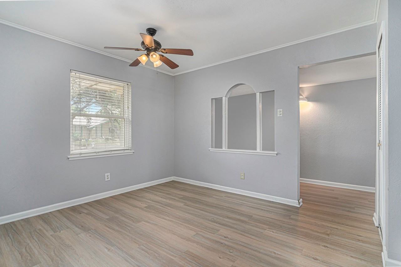 1822 Chamberlain Dr - Photo 5 of 23
