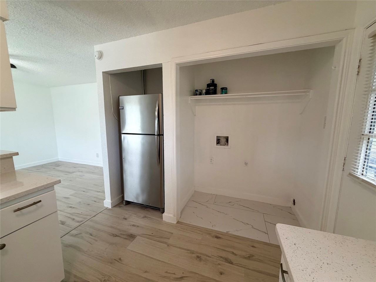 2600 Nw 21st St - Photo 5 of 10