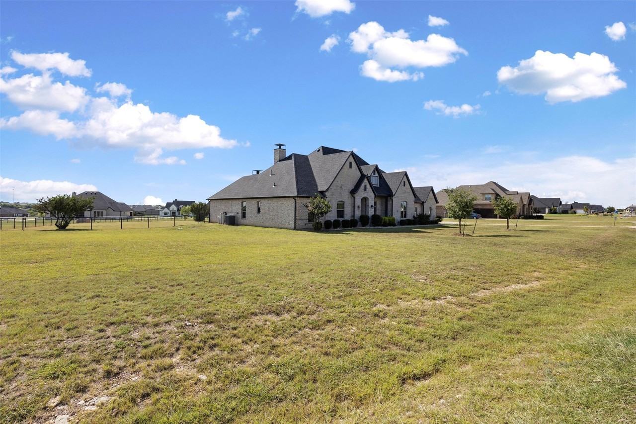 6381 Rigel Rd - Photo 5 of 40