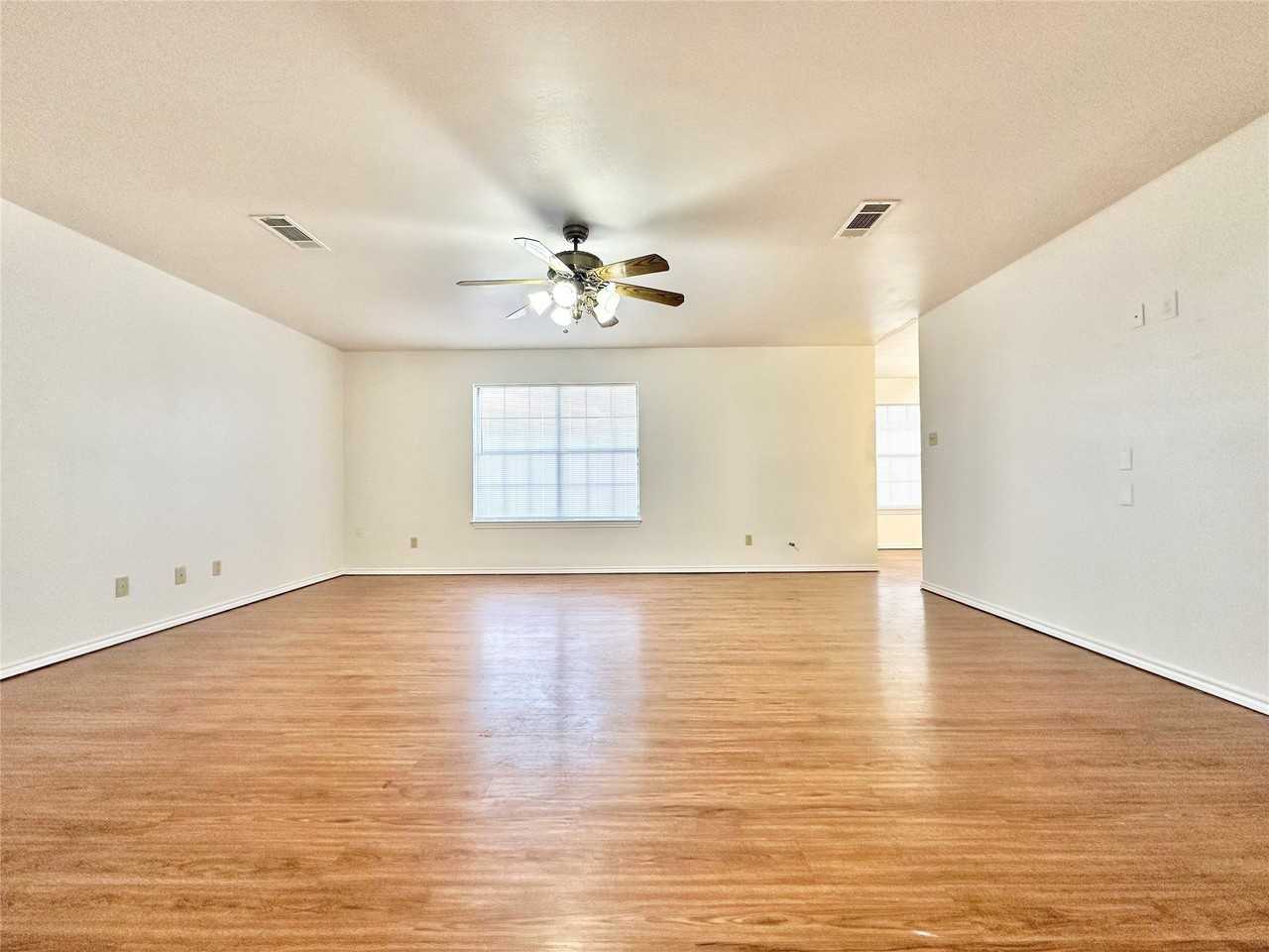 8869 Liberty Rd - Photo 2 of 25