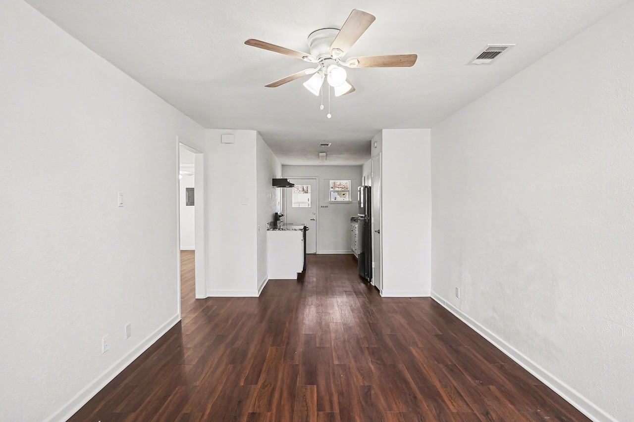 2209 Barbell Ln - Photo 4 of 26