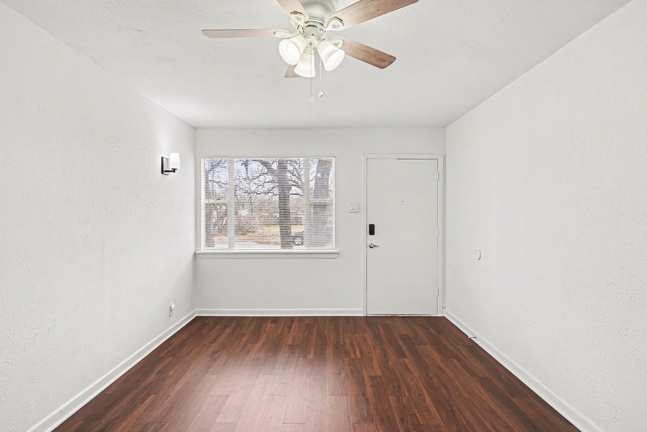 2209 Barbell Ln - Photo 5 of 26