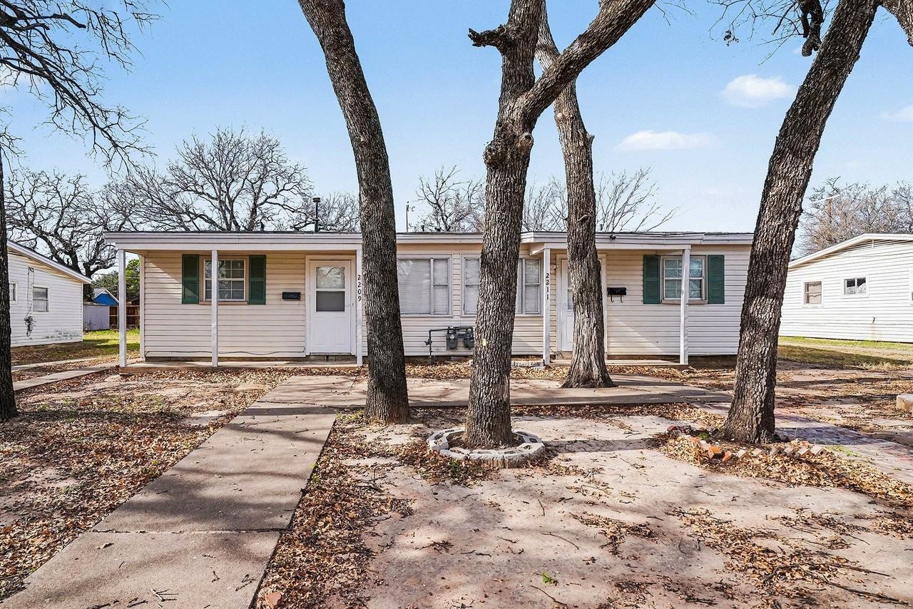2211 Barbell Ln - Photo 4 of 24
