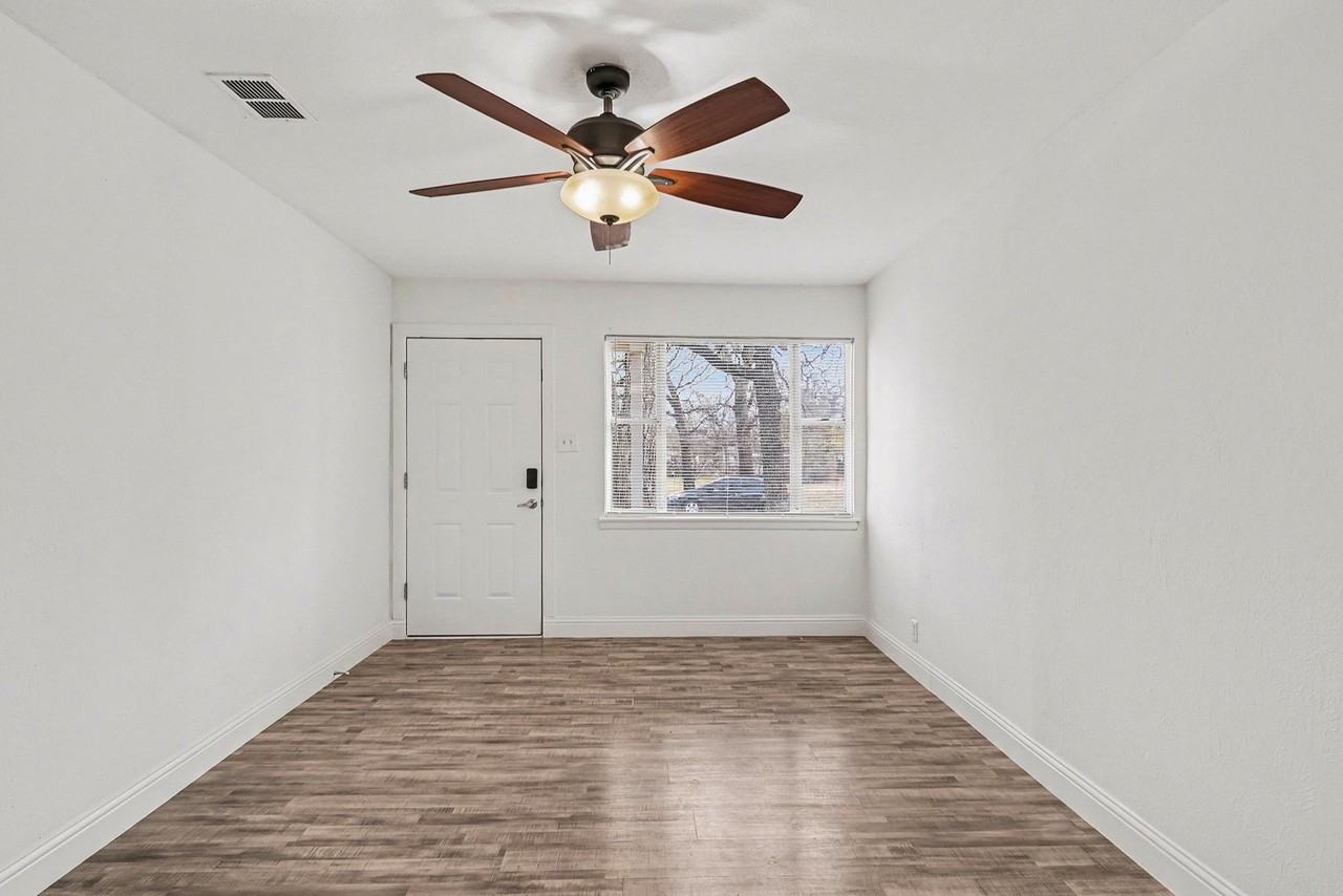2211 Barbell Ln - Photo 7 of 24
