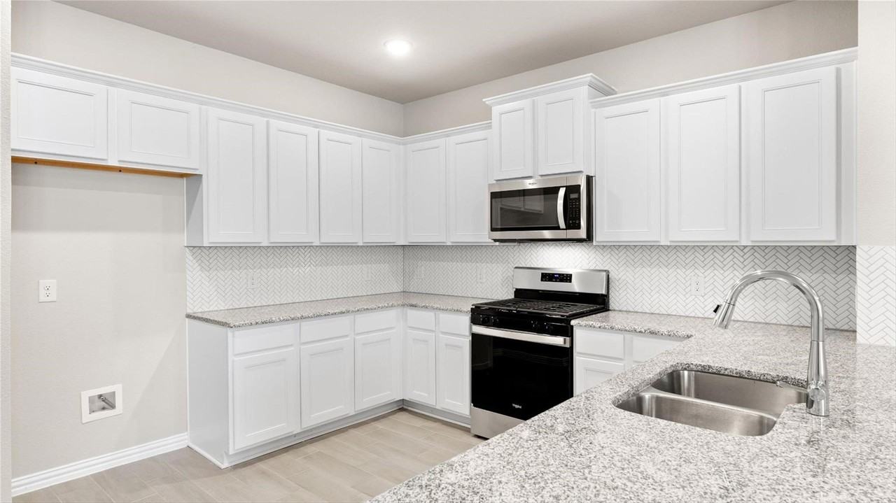 3716 Paradise Way - Photo 4 of 18