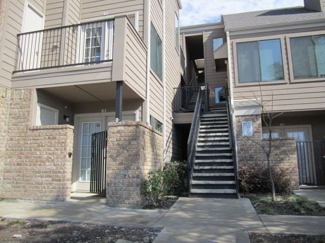 9813 Walnut St #303