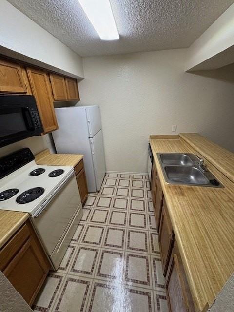 9813 Walnut St #303 - Photo 4 of 6